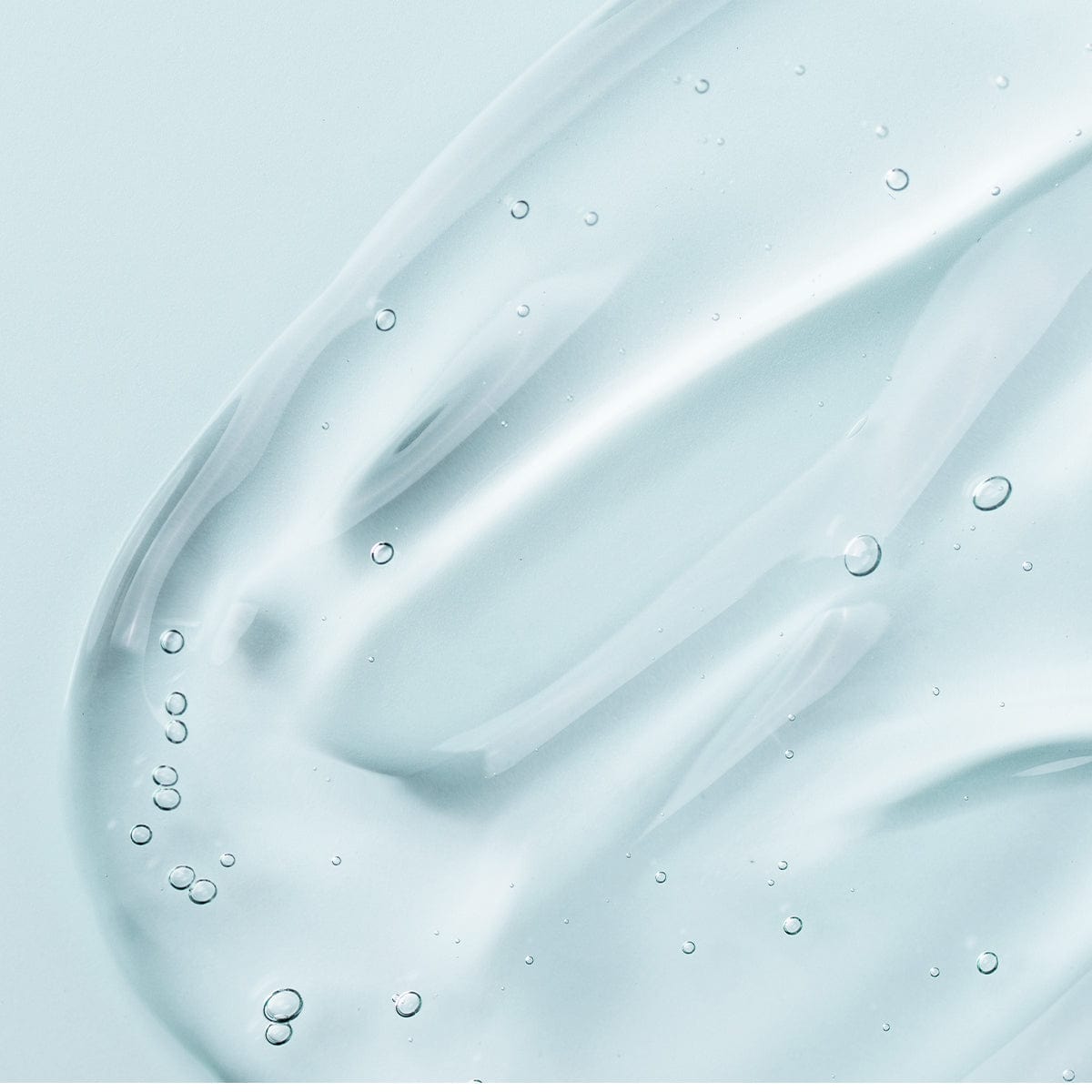 Tea tree leaf extract and hyaluronic acid soothe and calm skin