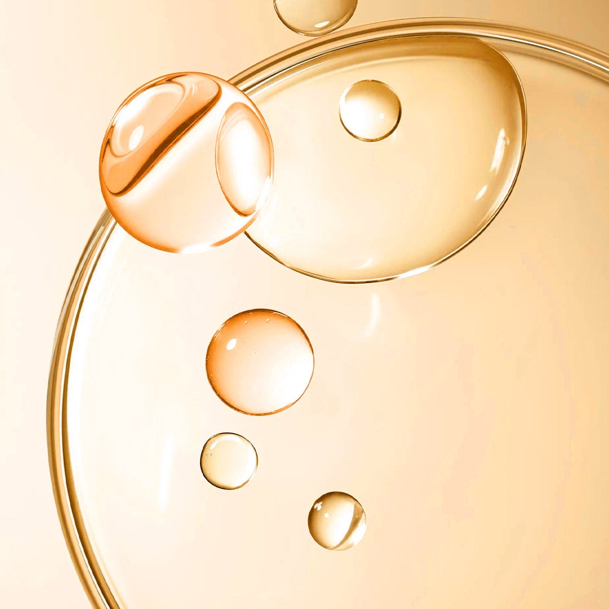 Panthenol, hyaluronic acid and betaine for effective hydration