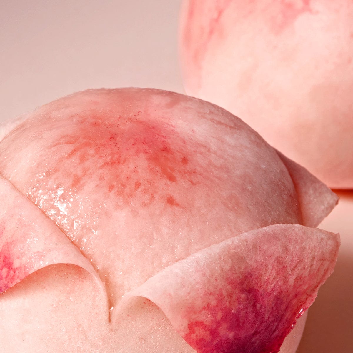 Peachnia: fermented peach extract rich in vitamins for a healthy glow