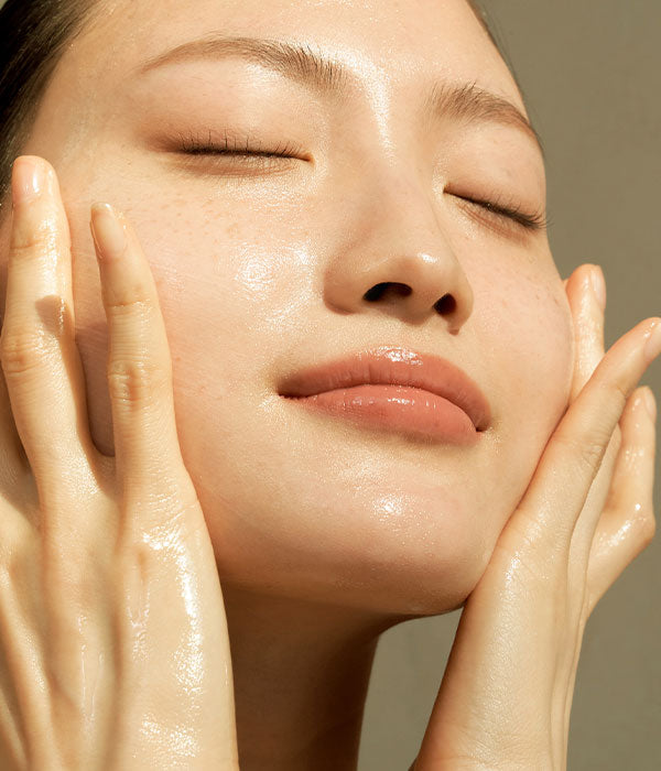 Dear Klairs Gentle Black Fresh Cleansing Oil — formulated with nourishing black bean and plant oils