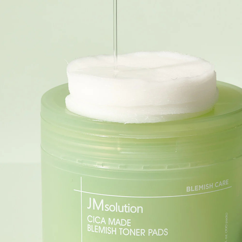 Centella-infused pads for blemish-prone skin