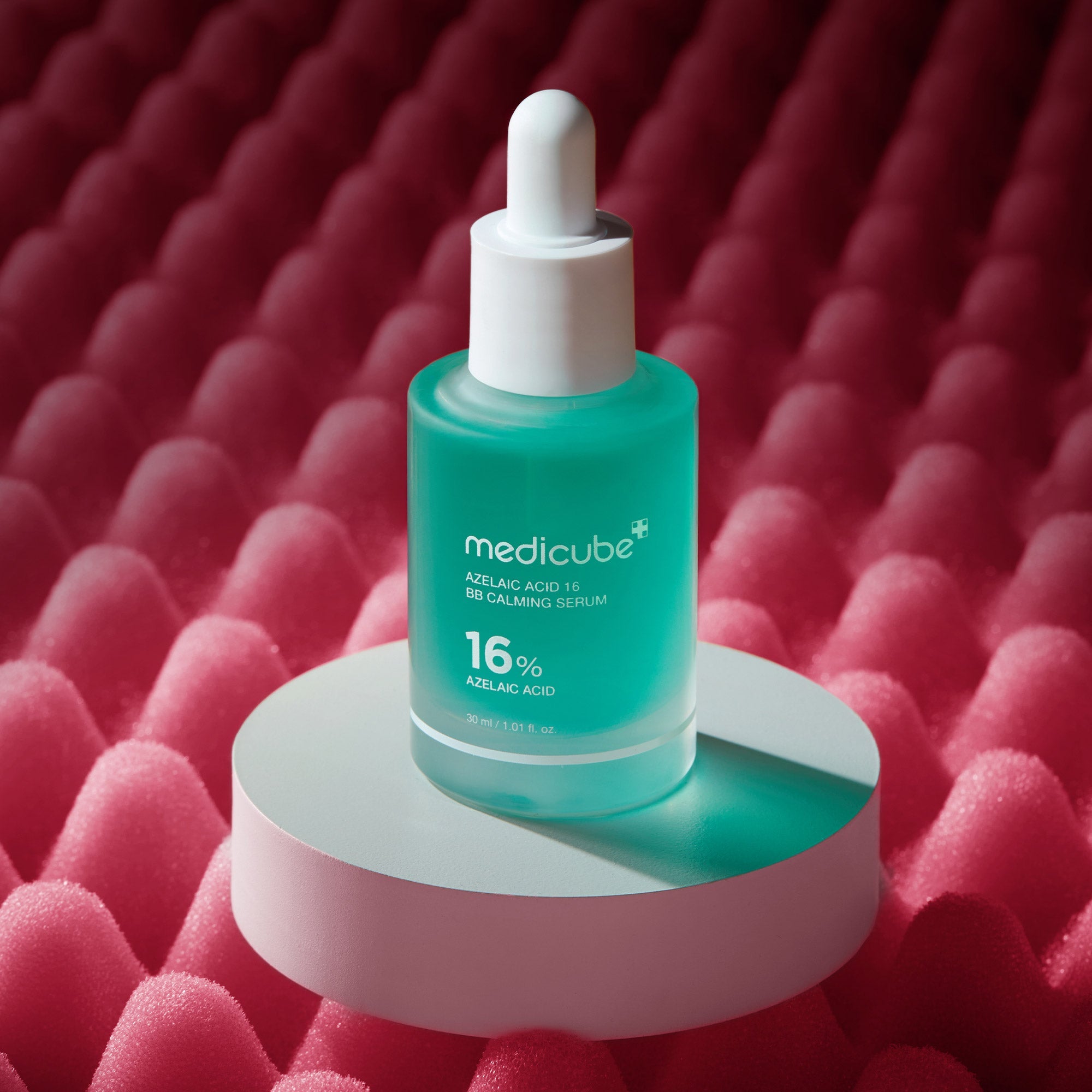 Azelaic acid that cares for clogged pores, dead skin and excess sebum