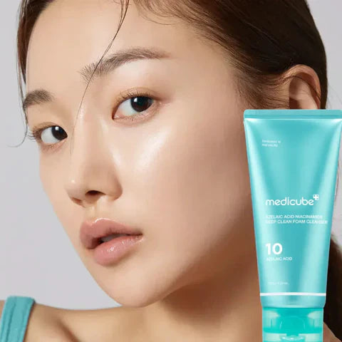 Azelaic Acid Niacinamide Deep Cleansing Foam deeply cleanses clogged-looking pores