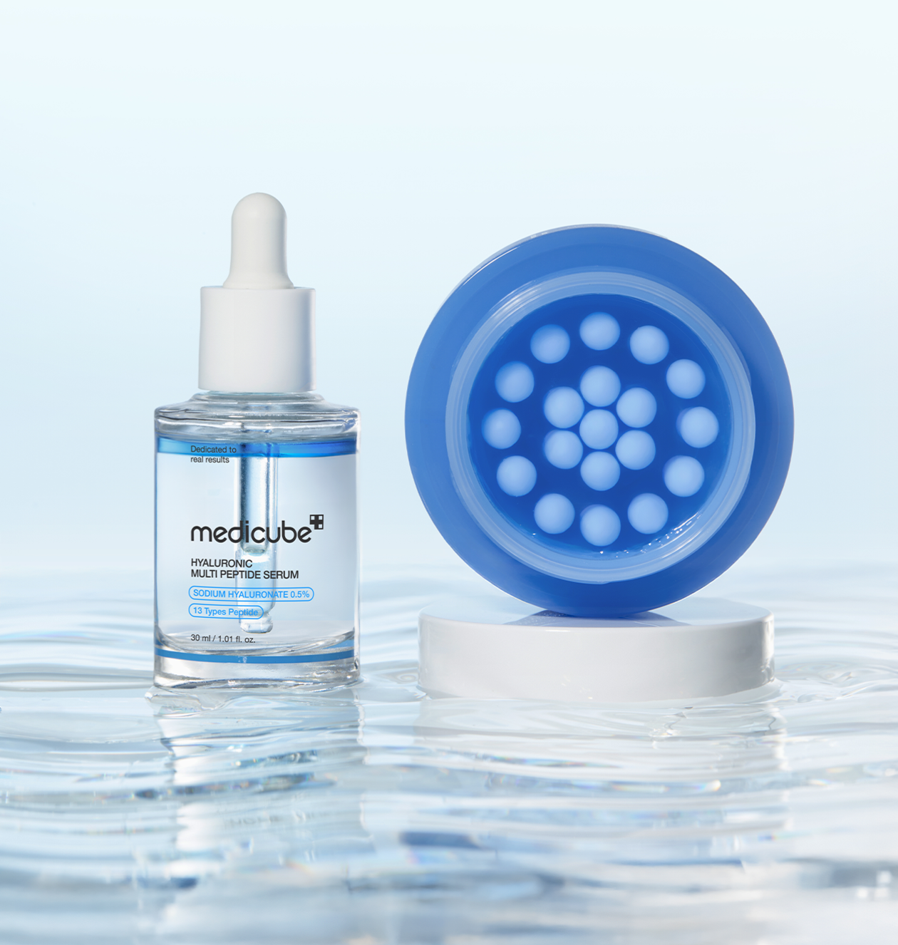 Rich yet fast-absorbing capsule cream that replenishes and locks in hydration