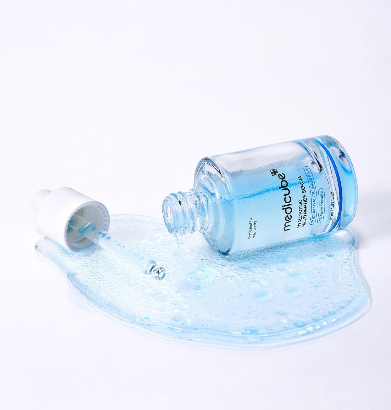 Oil-and-water dual-layer serum for non-sticky, long-lasting glass-glow hydration