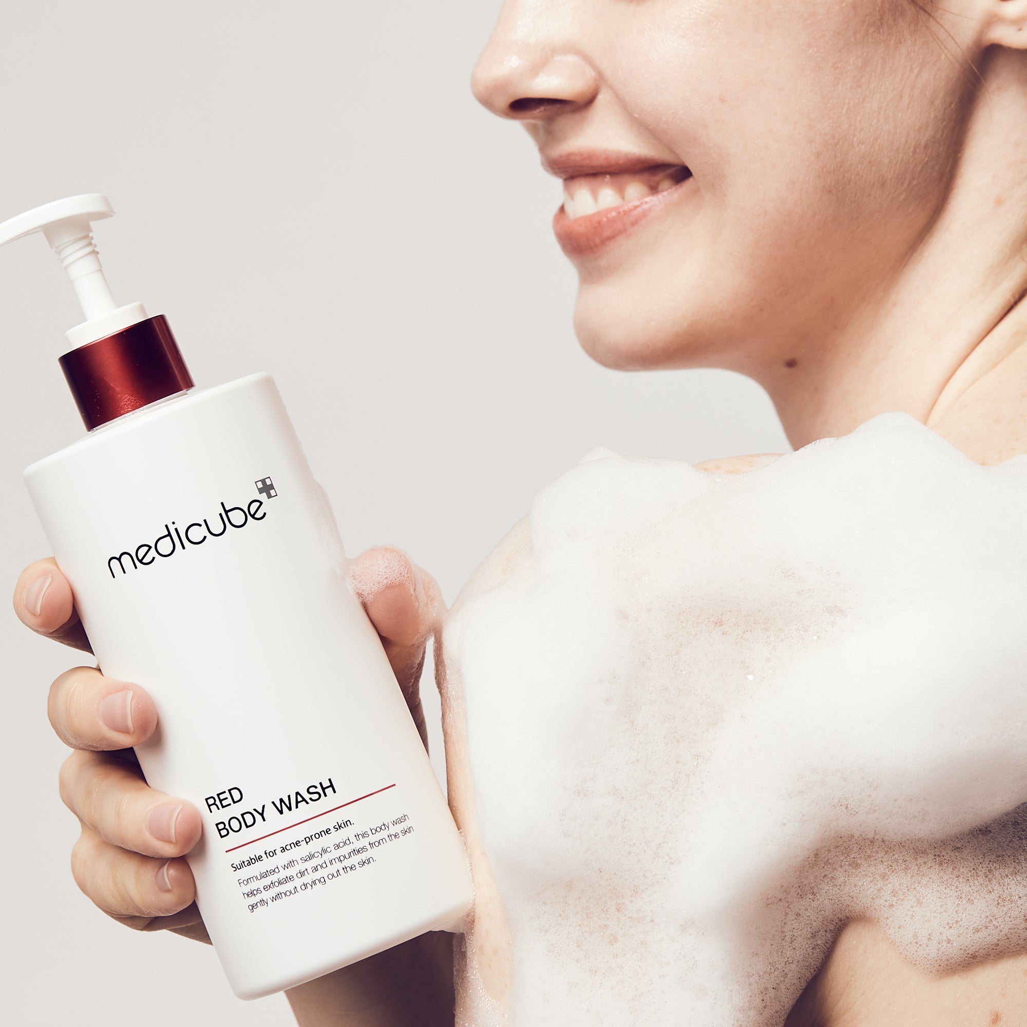 Mild low-pH 5.5 to 6.5 formula that soothes sensitive, irritated body skin