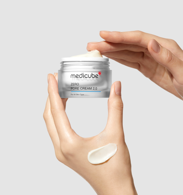 Zero Pore Cream 2.0 balances oil and moisture for a fresh, non-greasy finish