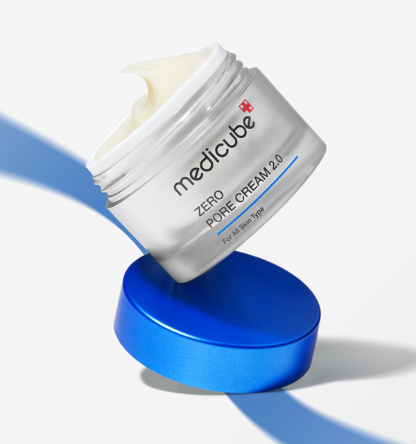 Zero Pore Cream 2.0 with a pore-tightening patented complex for smoother-looking skin