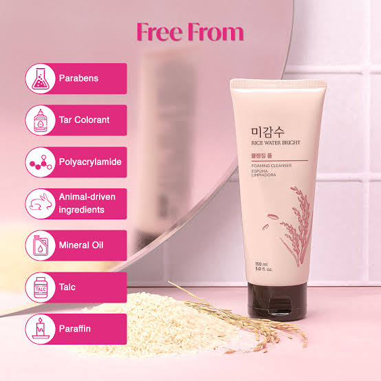 THE FACE SHOP Rice Water Bright Rice Bran Cleansing Foam gently removes impurities and brightens