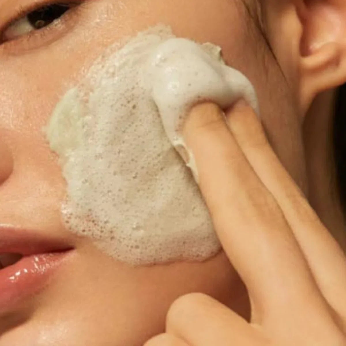 How to use WHIPPED Yujamong Vegan Pack Cleanser - applying whipped foam to the face
